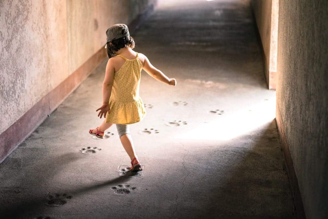 girl playing mindfully